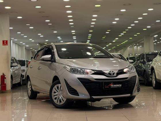 TOYOTA YARIS 1.3 16V FLEX XL LIVE MULTIDRIVE TOYOTA YARIS 1.3 16V FLEX XL LIVE MULTIDRIVE